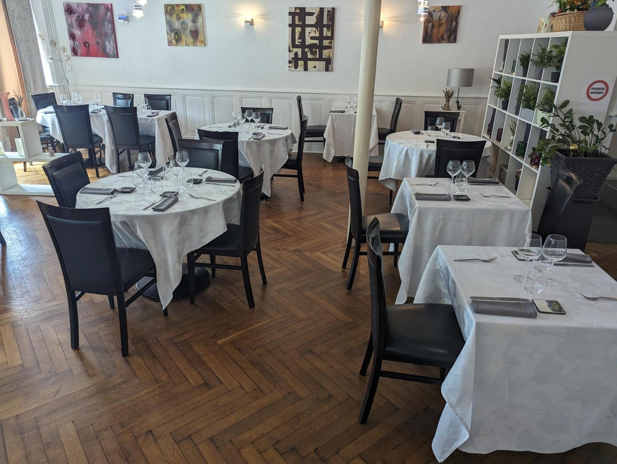 Logis Hotel Restaurant De La Poste Pontgibaud Exteriér fotografie